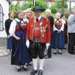 thumbs 10010 Geburtstagsfeier von Ehrenmitglied und Fahnenpatin Luise Niedermayr und Bezirksmajor Sepp Kaser