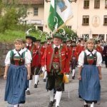 thumbs 10011 Geburtstagsfeier von Ehrenmitglied und Fahnenpatin Luise Niedermayr und Bezirksmajor Sepp Kaser