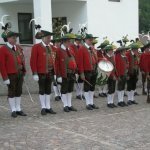 thumbs 10043 Geburtstagsfeier von Ehrenmitglied und Fahnenpatin Luise Niedermayr und Bezirksmajor Sepp Kaser