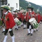 thumbs 10047 Geburtstagsfeier von Ehrenmitglied und Fahnenpatin Luise Niedermayr und Bezirksmajor Sepp Kaser