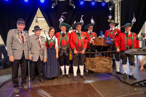 Gruendungsfest Stilles Tal Grass 28221 480x319 100 + 5 Jahre Schützenverein Regensburg Graß